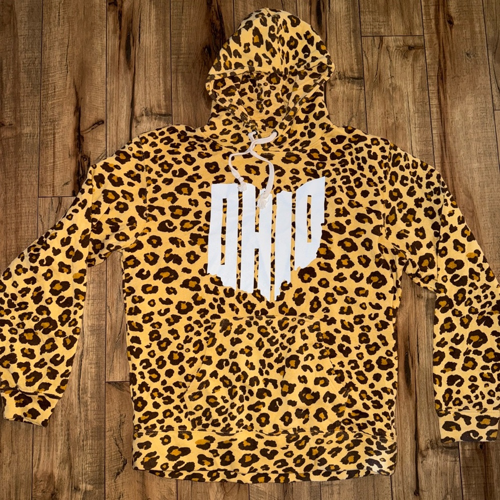 Cheetah print sweatshirt